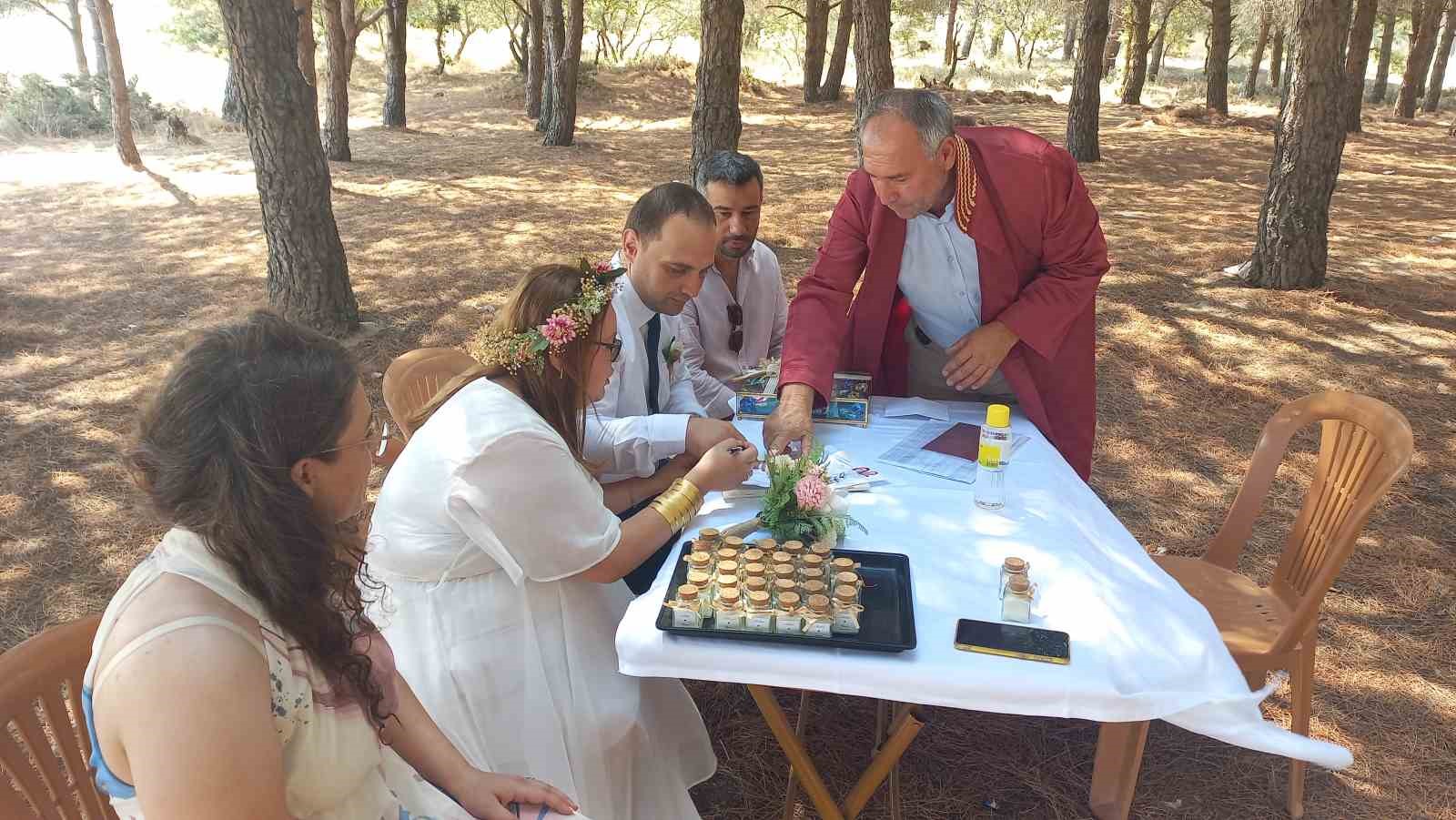 Saros Körfezi’nde nikah kıydılar
