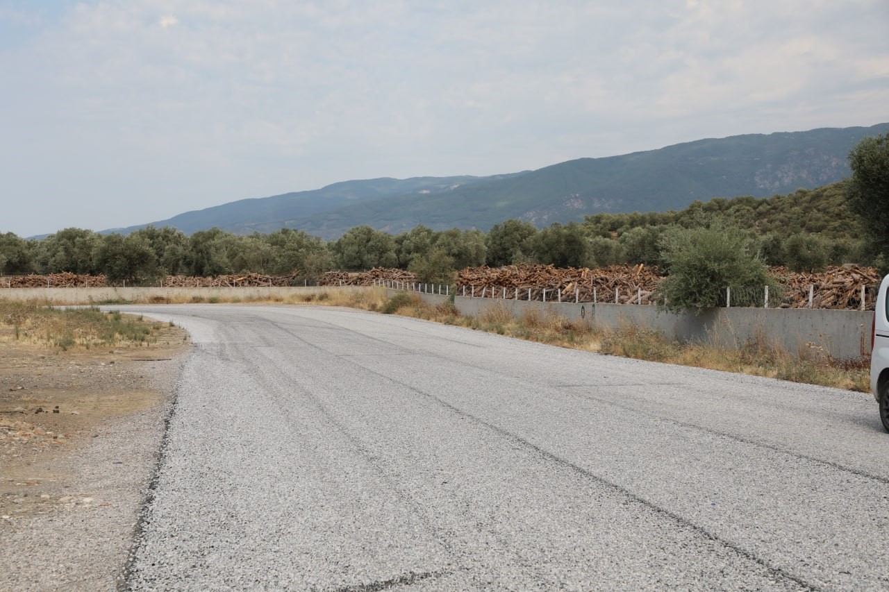 Asfaltlama çalışmaları devam ediyor
