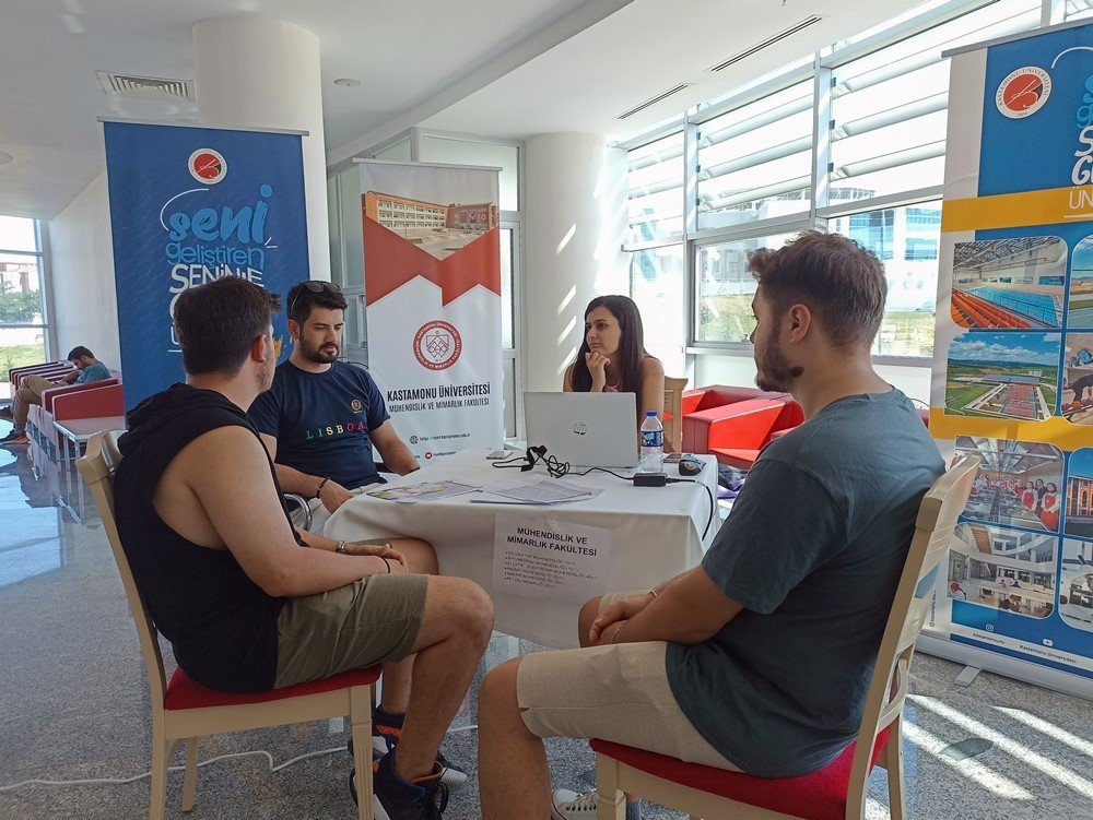 Kastamonu Üniversitesi aday öğrencilerle buluştu
