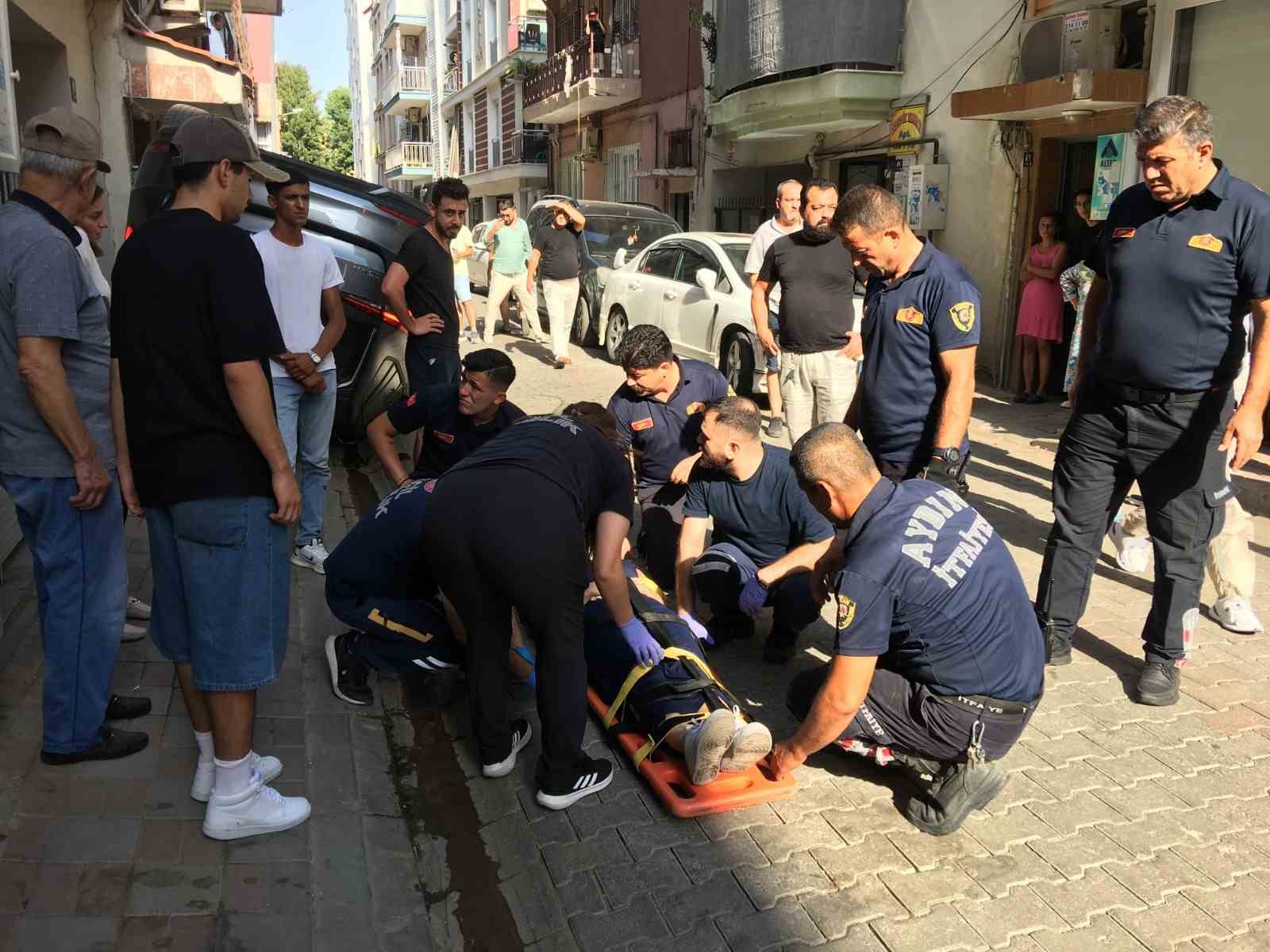 Park halindeki araca çarpan otomobil ters döndü: 1 yaralı
