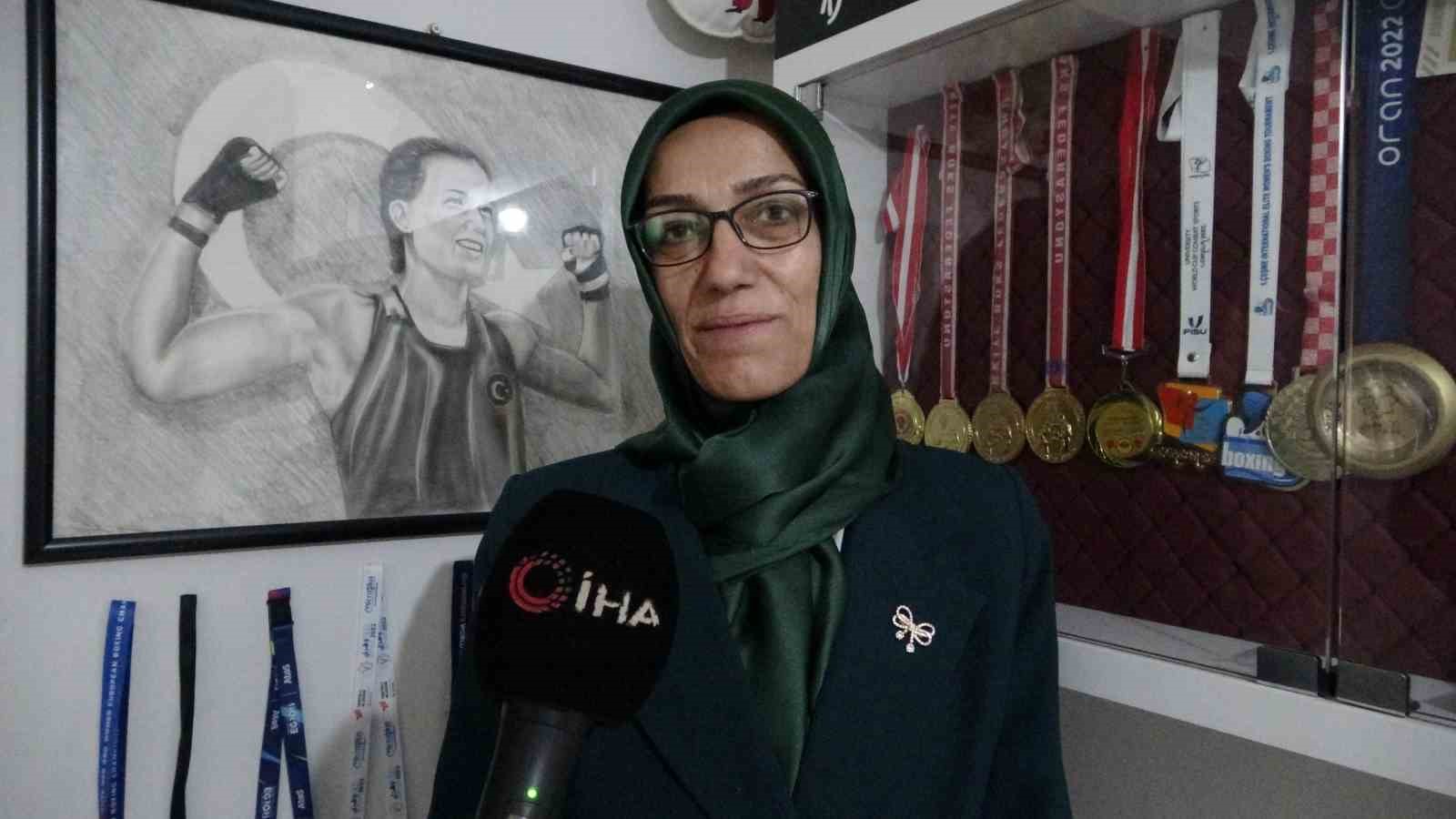 Milli Boksör Hatice Akbaş’ın annesi İlkay Akbaş: “Altın madalyanın yeri hazır”
