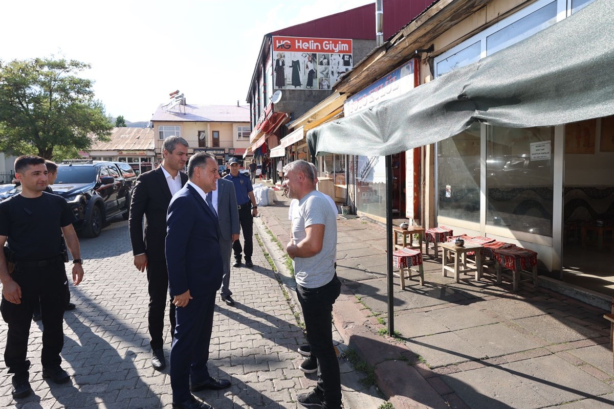 Bingöl Valisi Usta vatandaşlarla bir araya geldi
