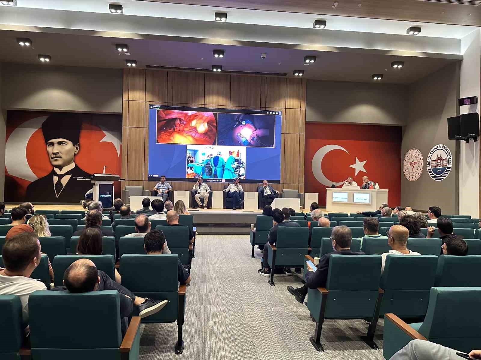 Gaziantep Şehir Hastanesi’nde canlı ameliyat eşliğinde eğitim sempozyumu düzenlendi
