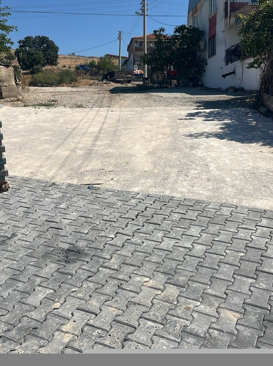 Yunusemre Belediyesinden Bağyolu Mahallesine parke taşı hizmeti
