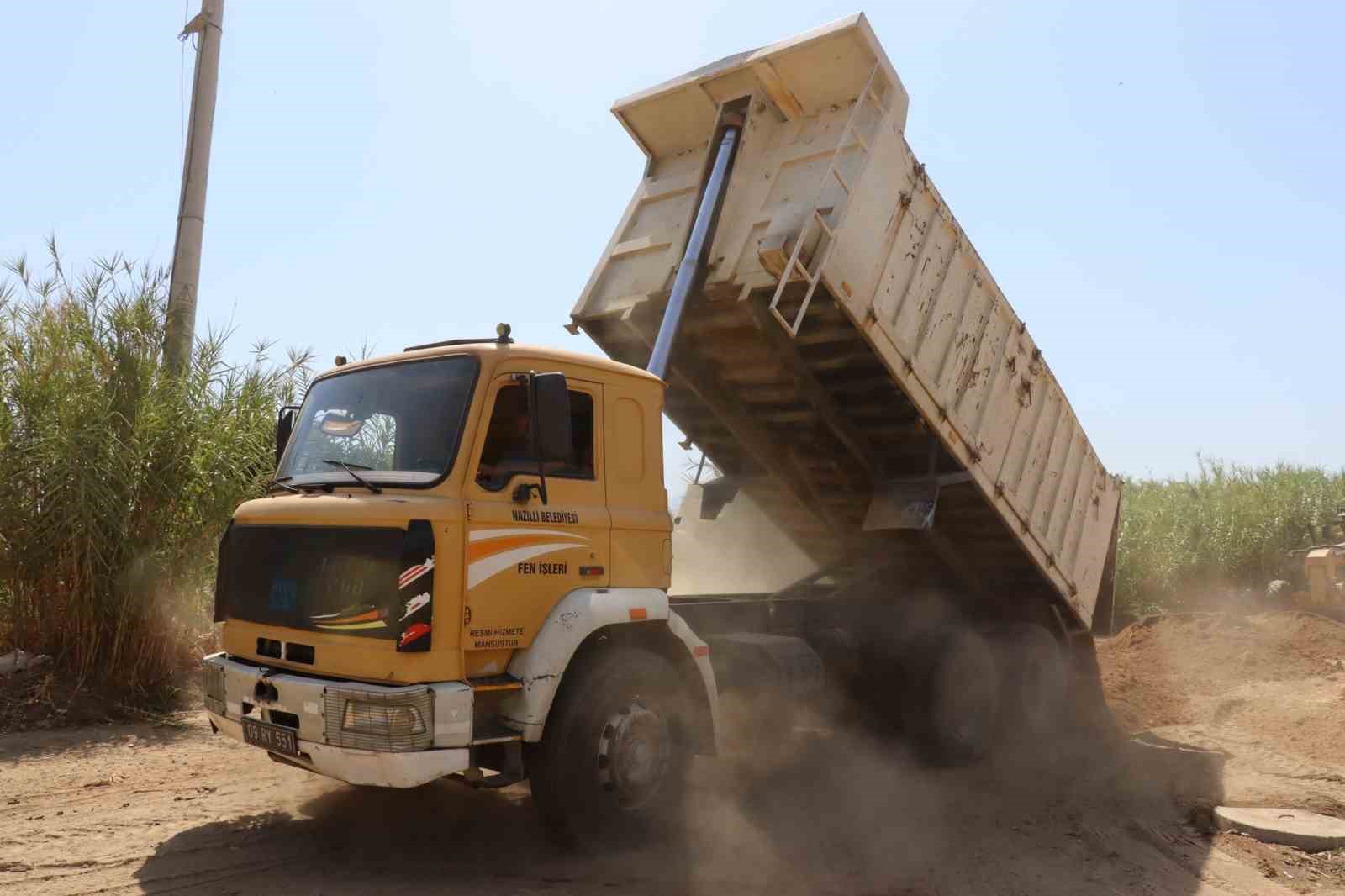 Nazilli Belediyesi, yol yapım çalışmalarına devam ediyor
