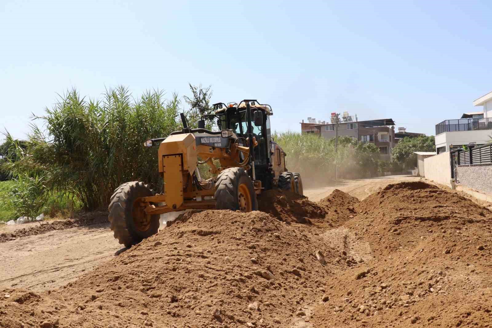 Nazilli Belediyesi, yol yapım çalışmalarına devam ediyor
