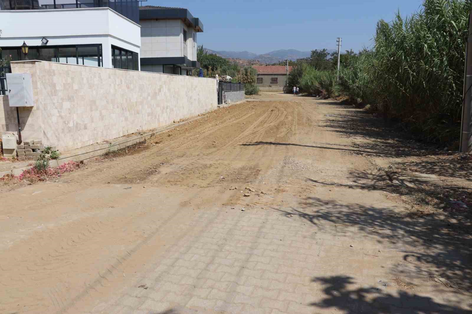 Nazilli Belediyesi, yol yapım çalışmalarına devam ediyor
