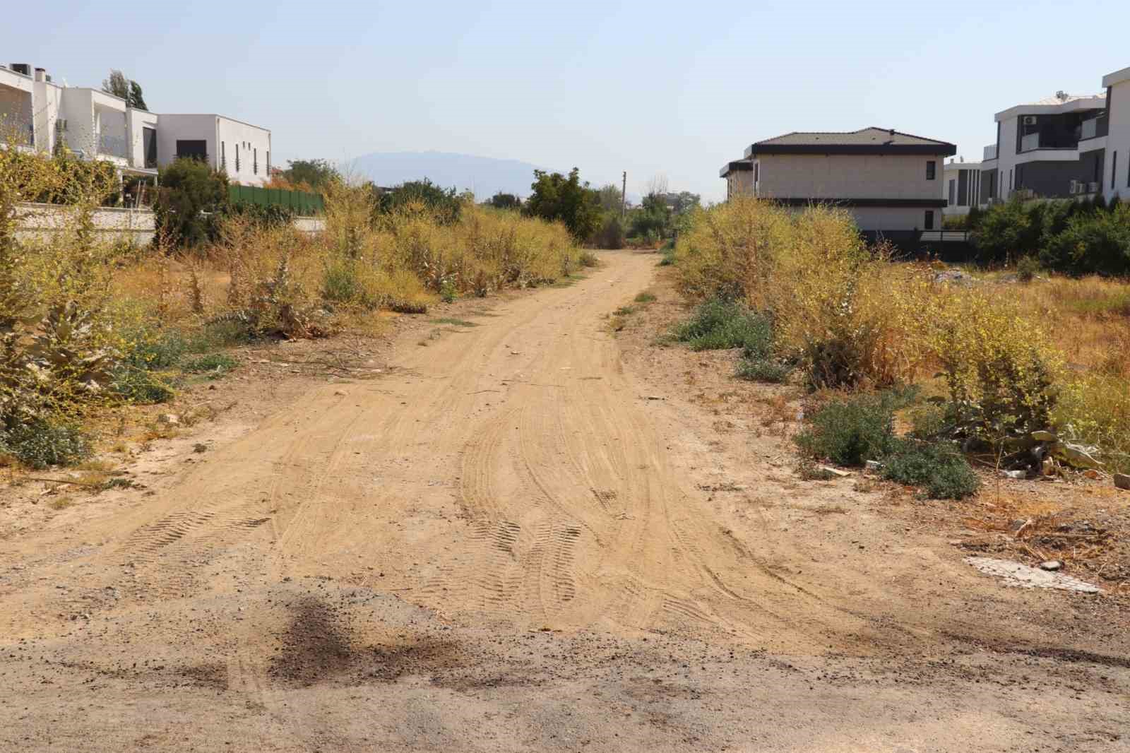 Nazilli Belediyesi, yol yapım çalışmalarına devam ediyor
