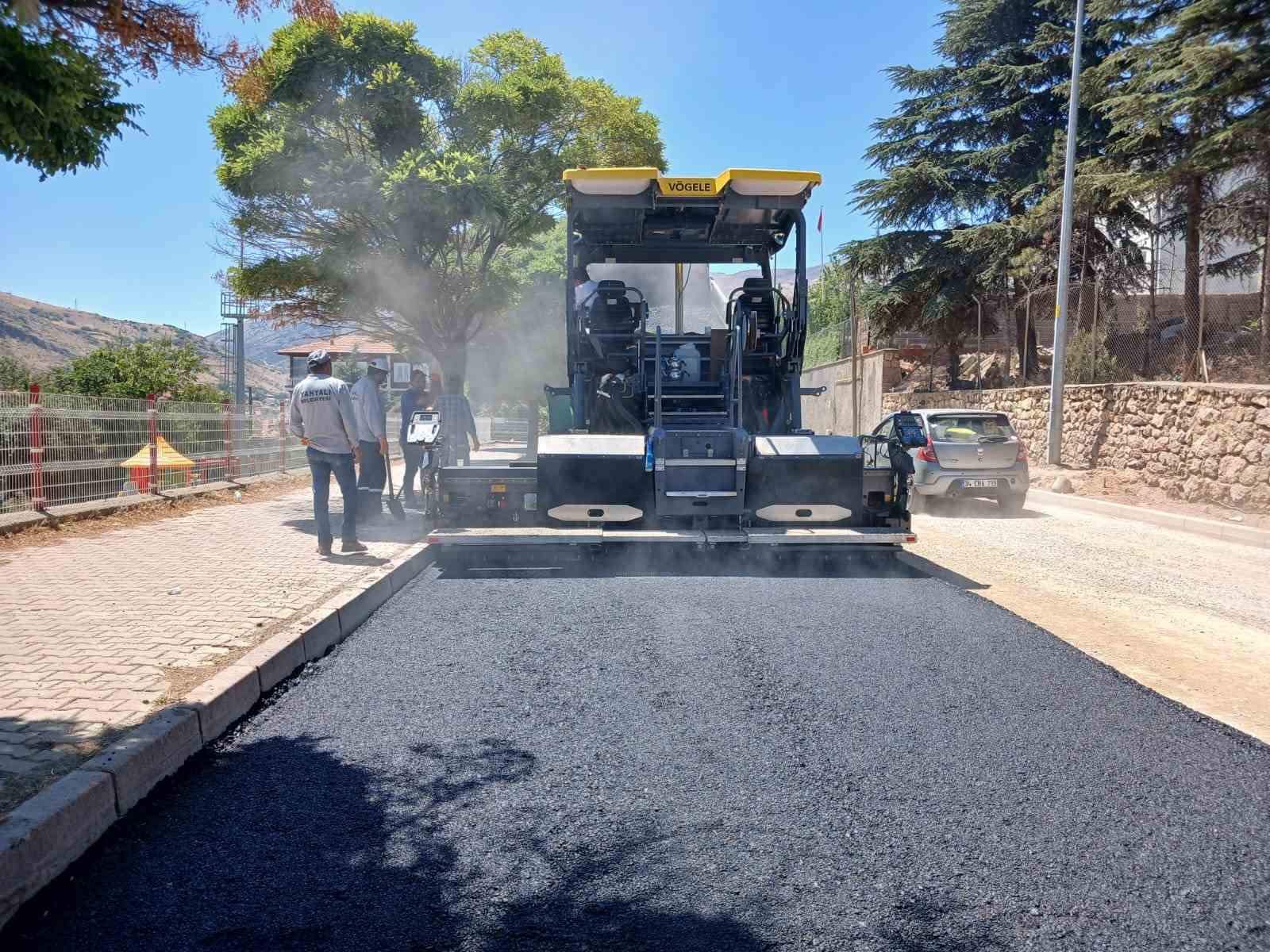 Yahyalı’da 3 bin 850 metrelik yol açıldı
