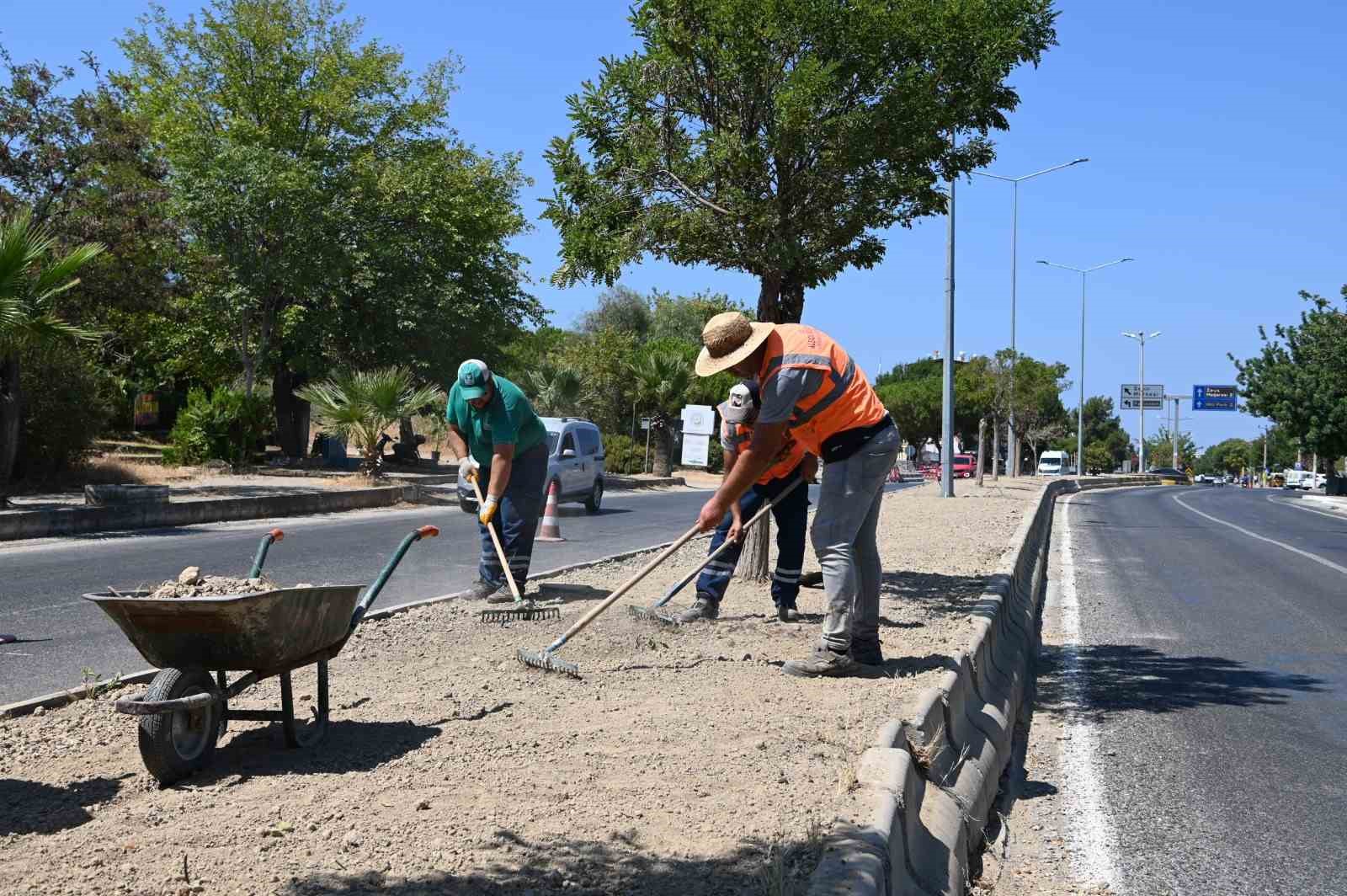 Güzelçamlı’nın refüj ve kavşaklarına estetik düzenleme
