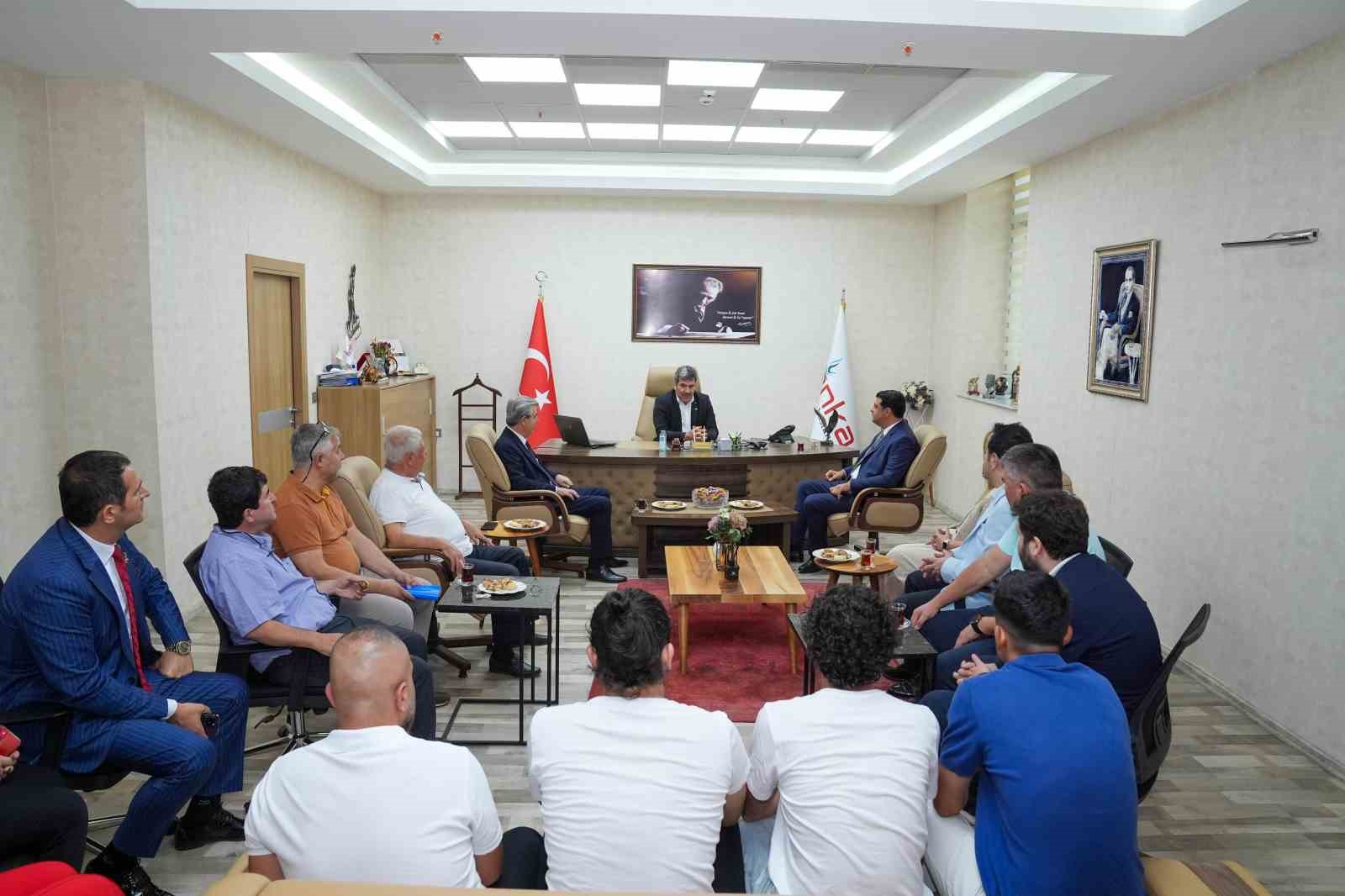 ANKA Hastanesi, Şehitkamil Belediyespor Kulübü’ne sponsor oldu
