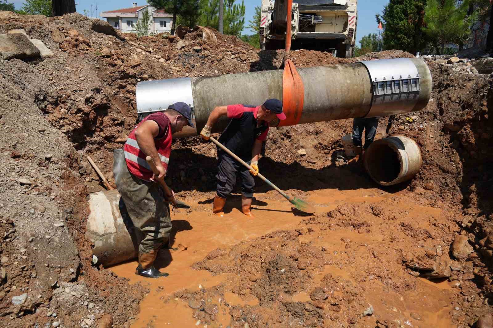 5 saatlik kesintinin ardından şebekeye su verildi
