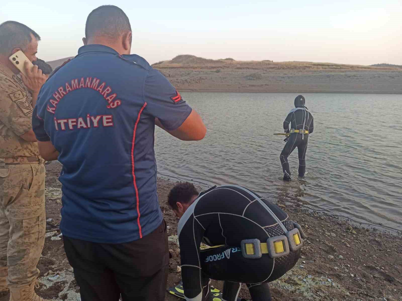 Serinlemek için gölete giren baba-kız boğuldu
