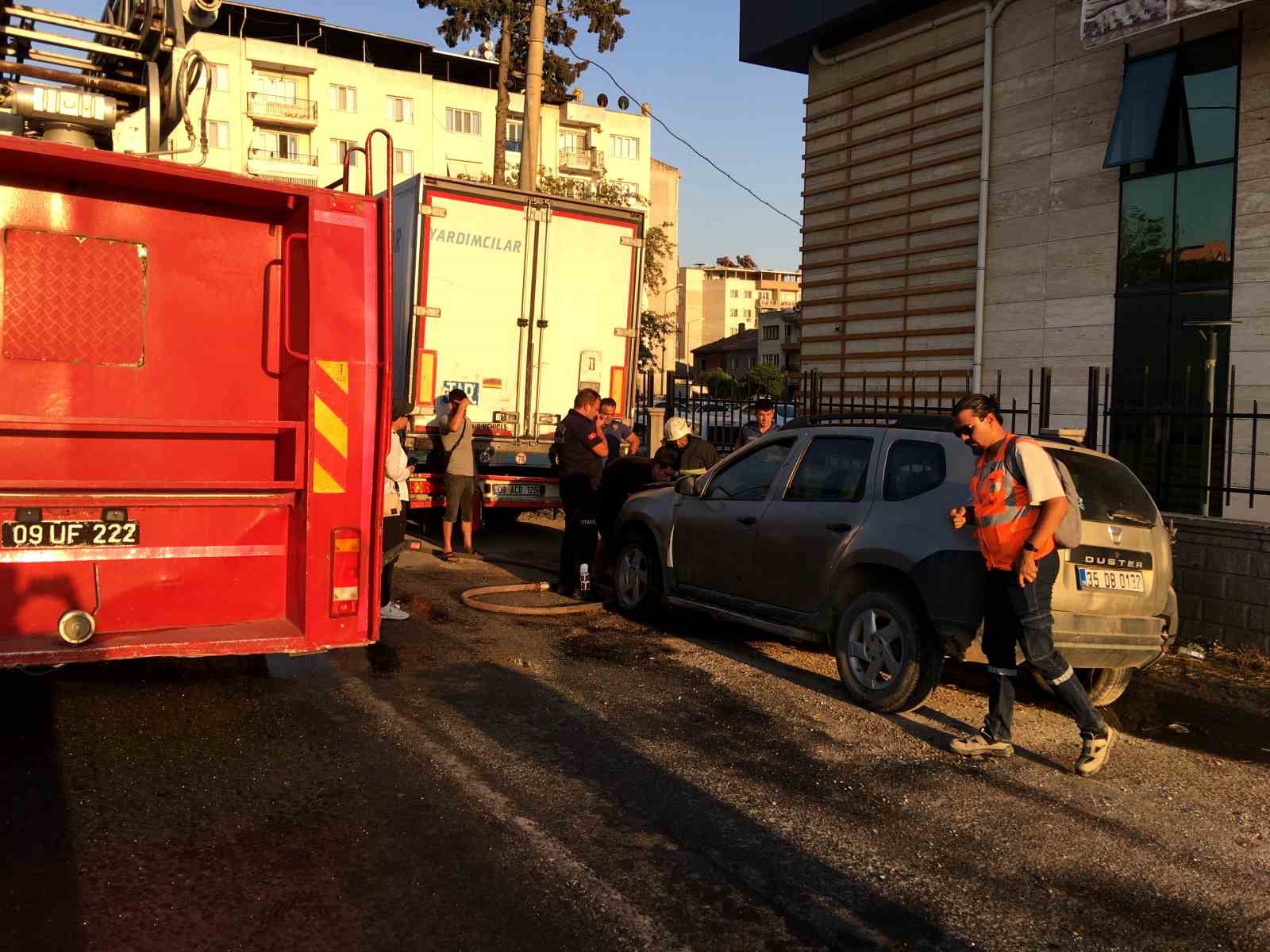 Aydın’da seyir halindeki otomobil alev aldı
