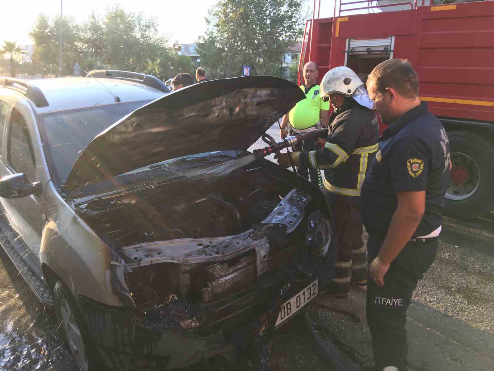 Aydın’da seyir halindeki otomobil alev aldı
