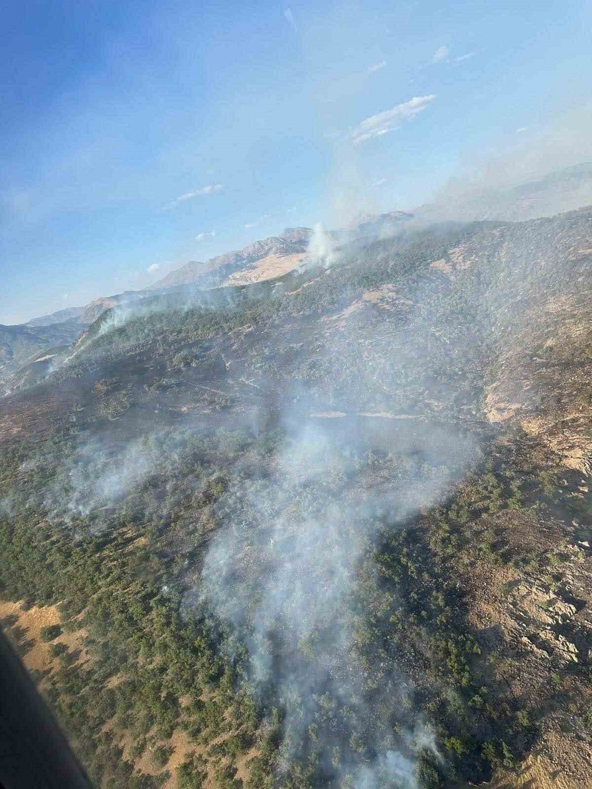 Tunceli’deki yangını söndürmek için asker devreye girdi
