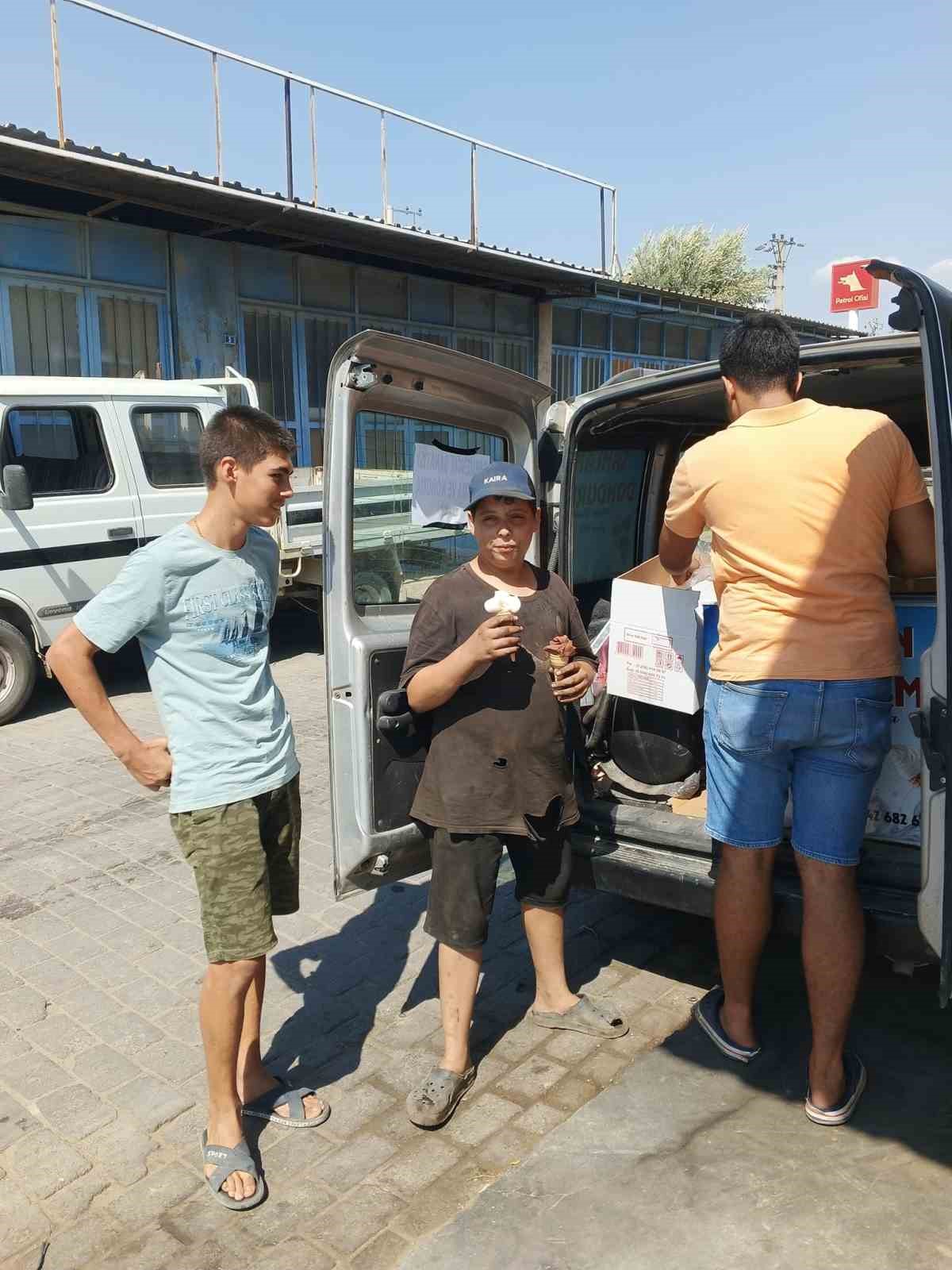 Sanayi esnafını serinleten ikram
