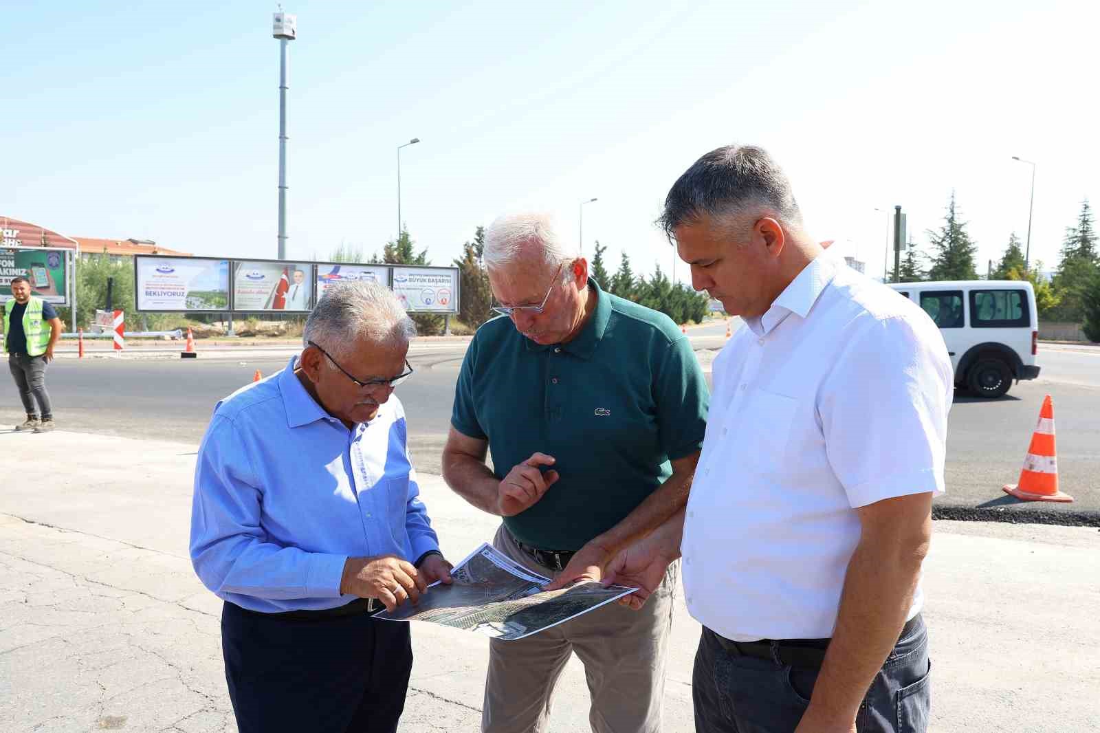 Başkan Büyükkılıç; 6 ana arteri bağlayan ışıksız kavşak çalışmasını yerinde inceledi
