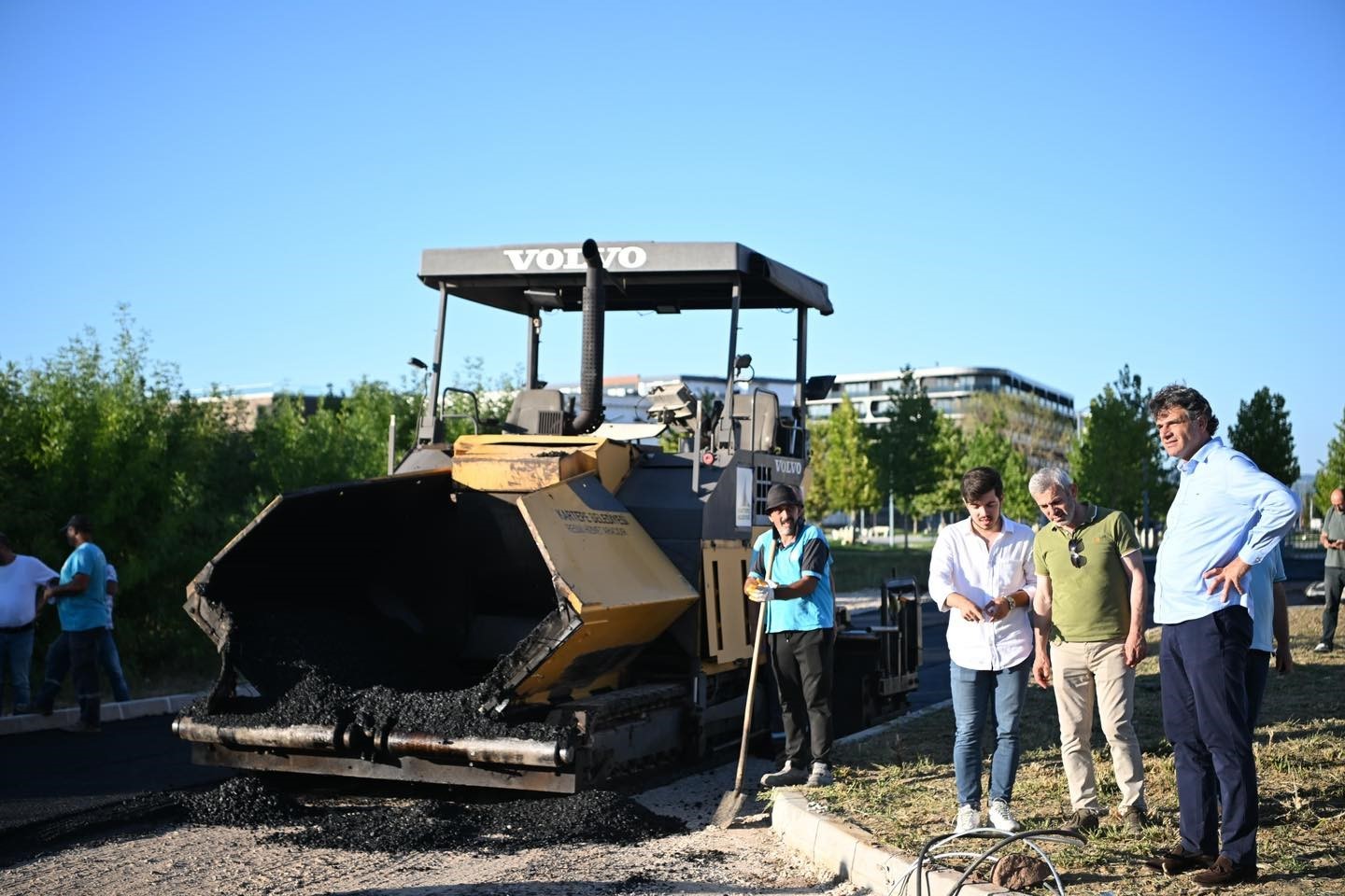 Kartepe Kent Meydanı bağlantı yolları asfaltlandı
