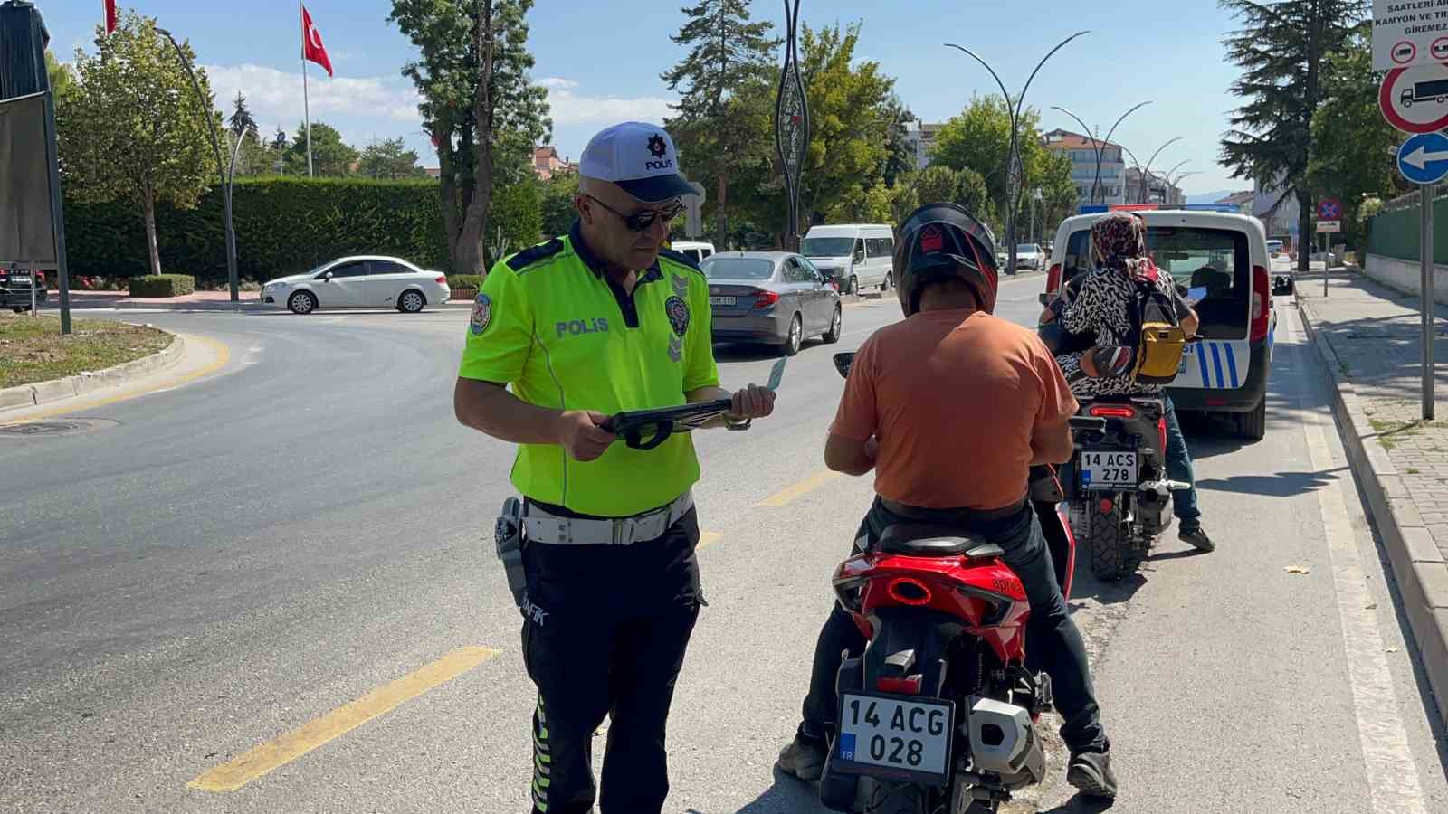 Onlarca araç denetlendi: Kurallara uymayan sürücülere göz açtırılmadı
