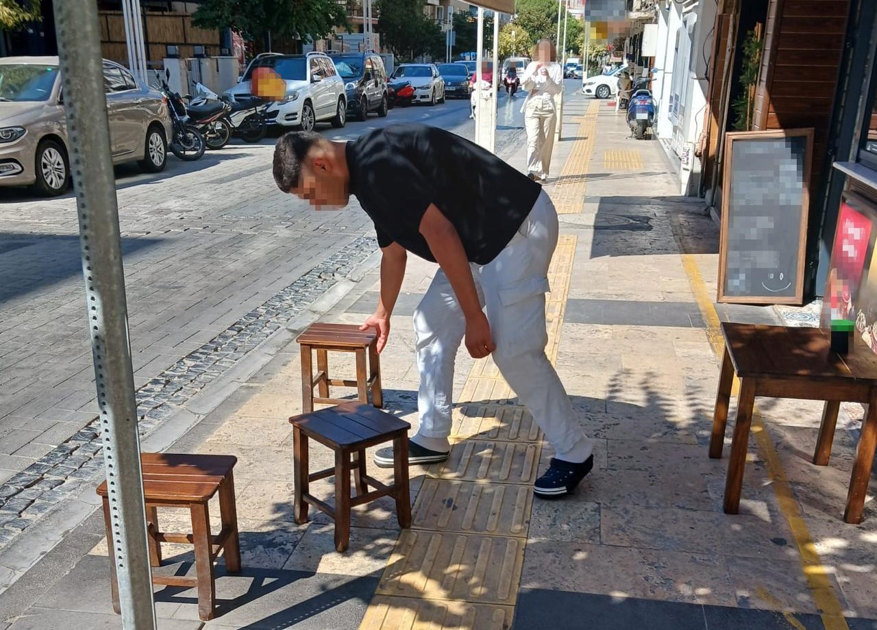 Turgutlu Zabıtası’ndan kaldırım işgali denetimi
