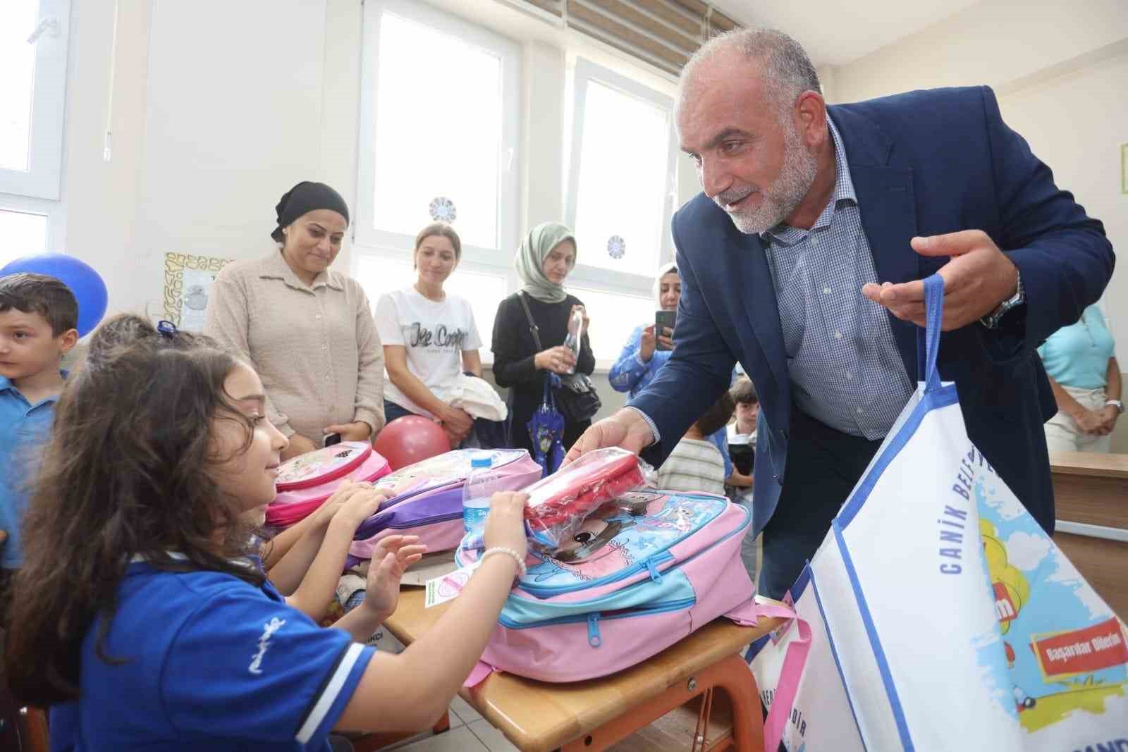 Sandıkçı: “Donanımlı bireyler yetiştirmek önceliğimiz”
