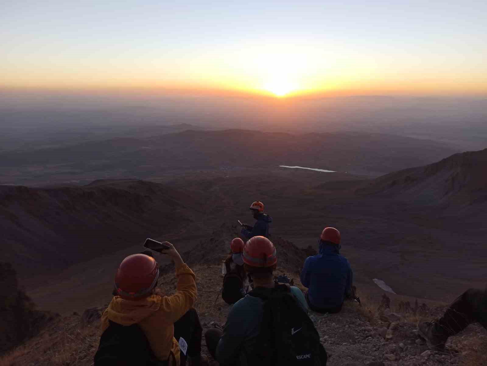 Erciyes’te zirve heyecanı başlıyor
