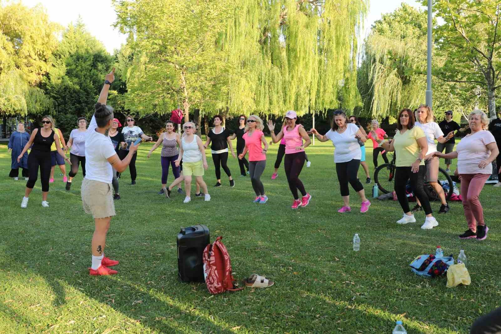 Odunpazarı’nda kadınlar parklarda spora büyük ilgi gösteriyor
