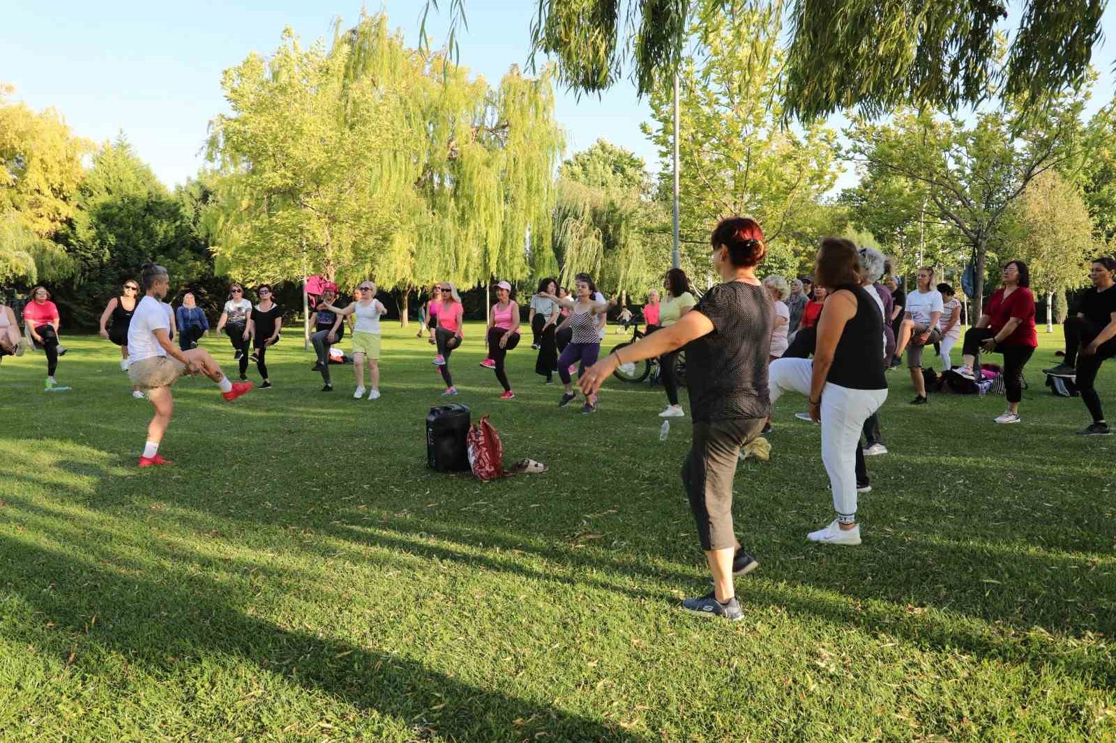 Odunpazarı’nda kadınlar parklarda spora büyük ilgi gösteriyor
