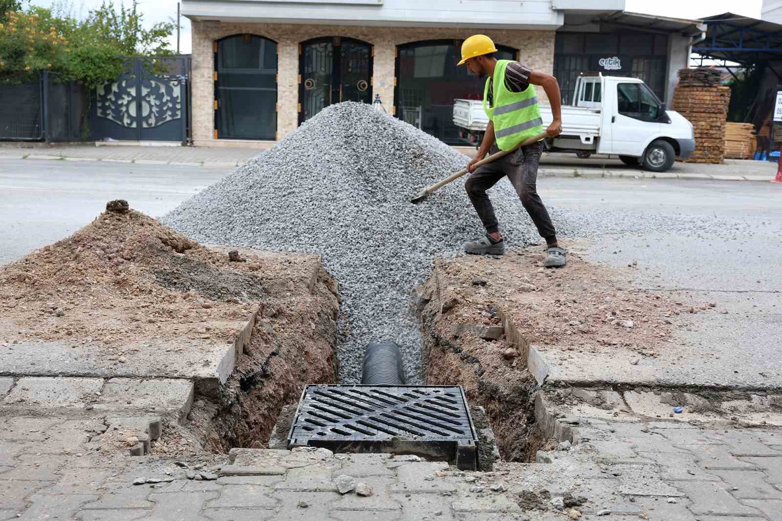 Sakarya Büyükşehir o caddeyi baştan aşağı yeniliyor
