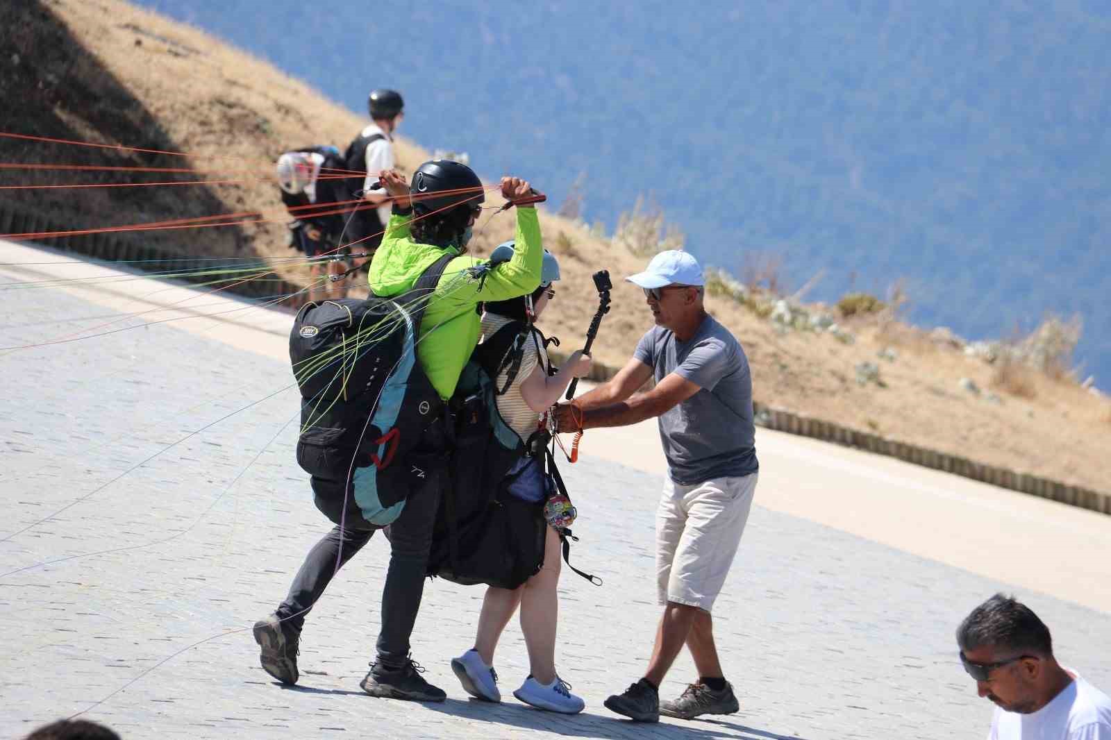 UMKE ekipleri Babadağ’da paraşüt kazası kurtarma tatbikatı gerçekleştirdi
