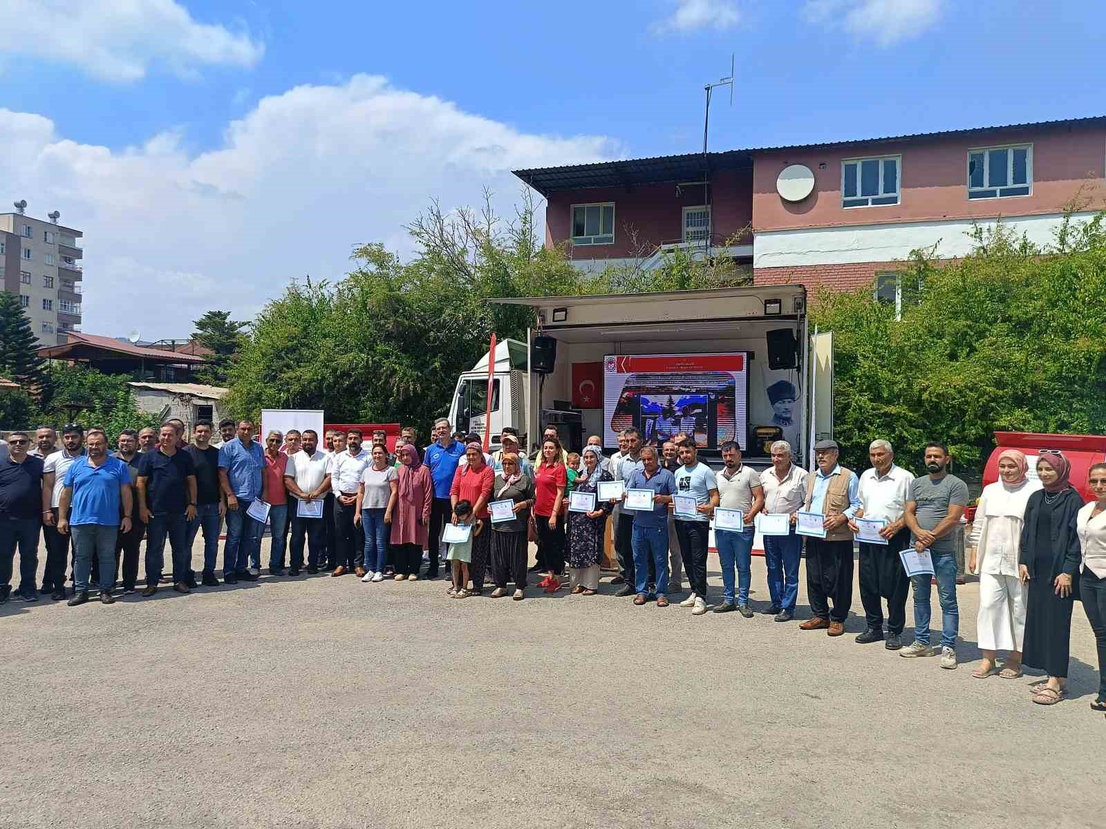 Kozan’da arıcılara sulama tankı ve bal sağım makinesi desteği
