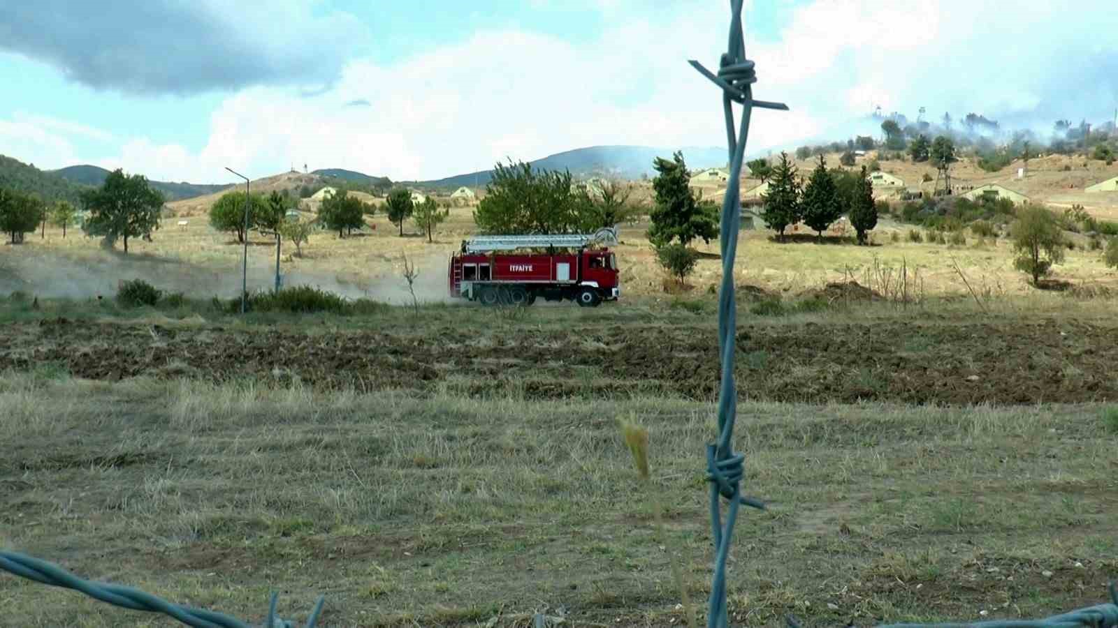 Askeri kışla içerisinde çıkan yangına 71 personel müdahale etti
