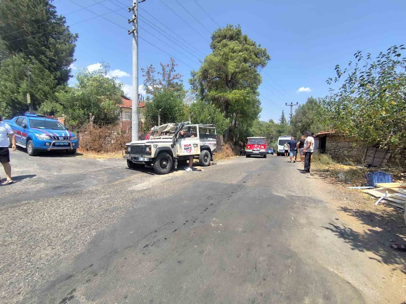 Antalya’da safari aracı ile tur minibüsü çarpıştı: 5 Alman turist yaralı
