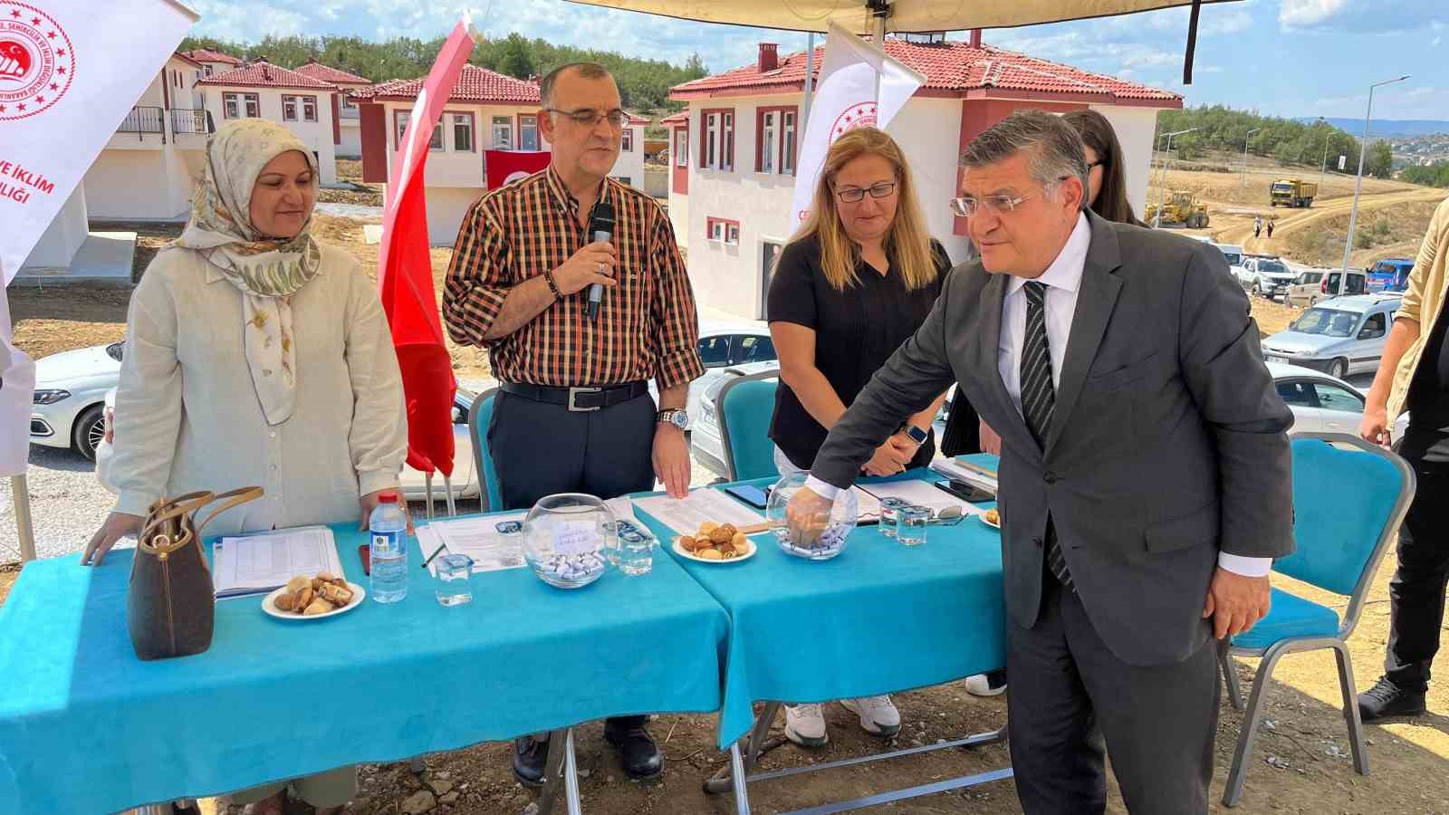 Sinop’ta 42 iskan konutunun kura çekilişi yapıldı
