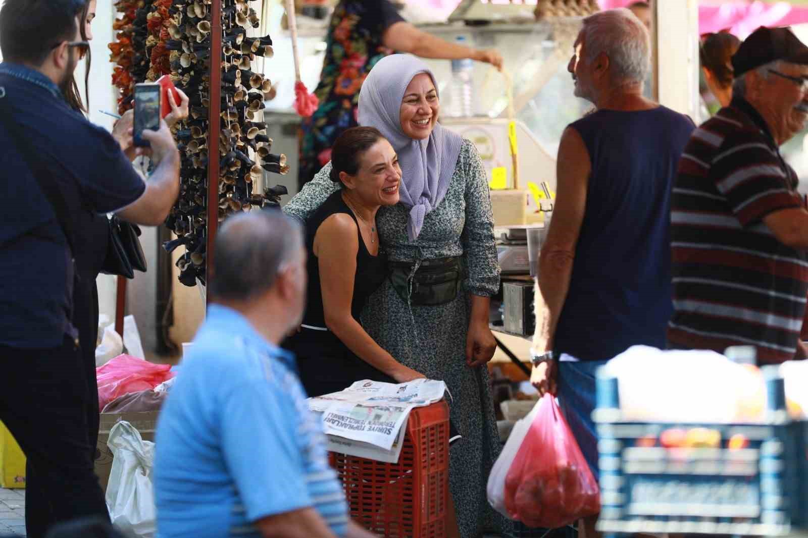 Filiz Başkan, pazarda vatandaşla buluştu
