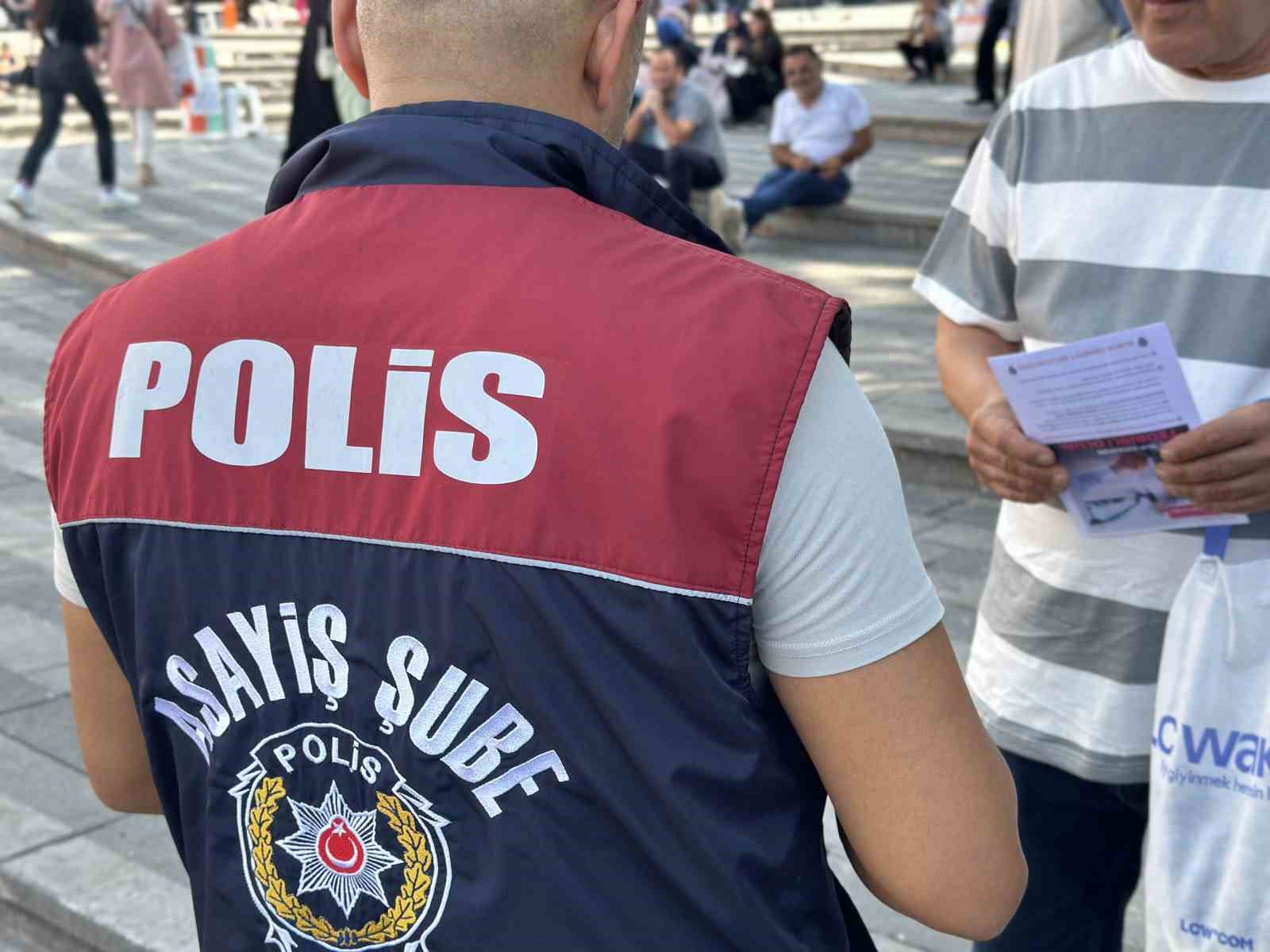 Bursa polisi sokak sokak gezerek uyarıyor, dolandırıcılara inanmayın
