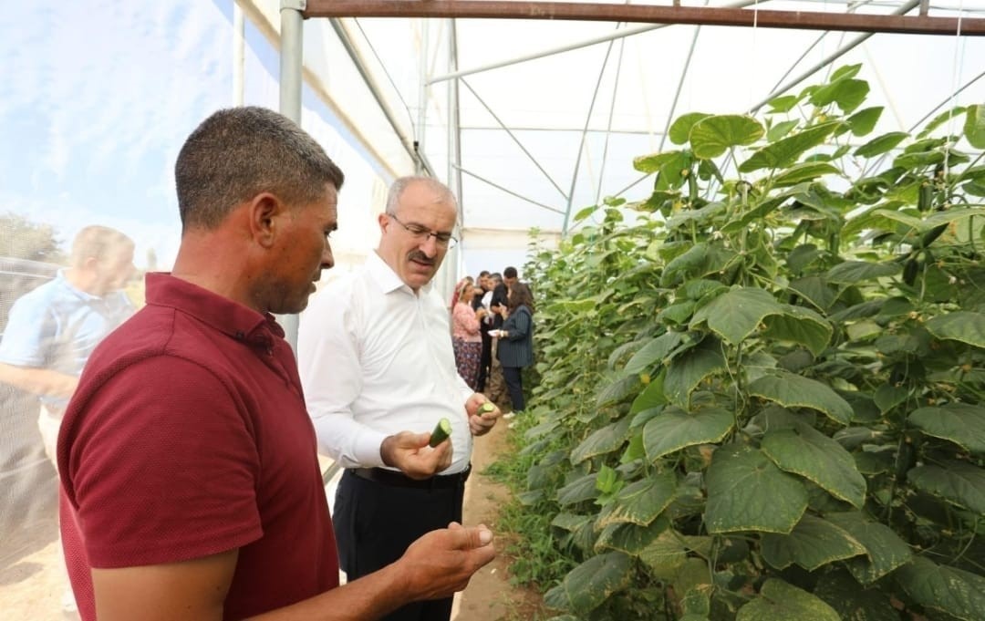 Ayvacık’ta Sera Naylonu Teslim Töreni
