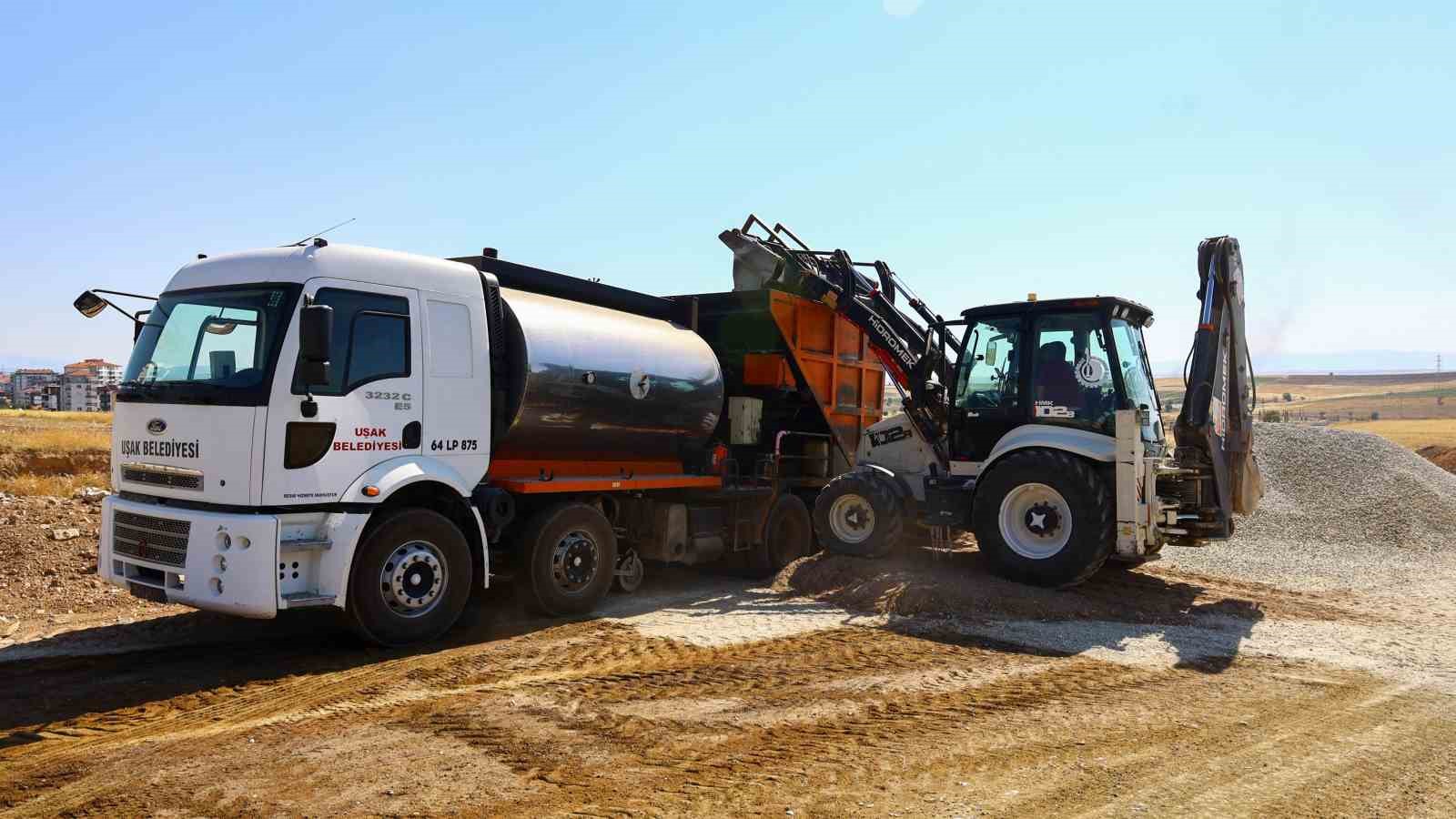 Uşak Belediyesi alt ve üst yapı çalışmalarına devam ediyor
