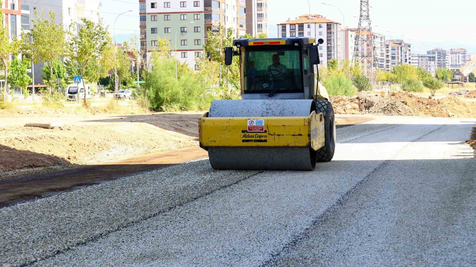 Uşak Belediyesi alt ve üst yapı çalışmalarına devam ediyor
