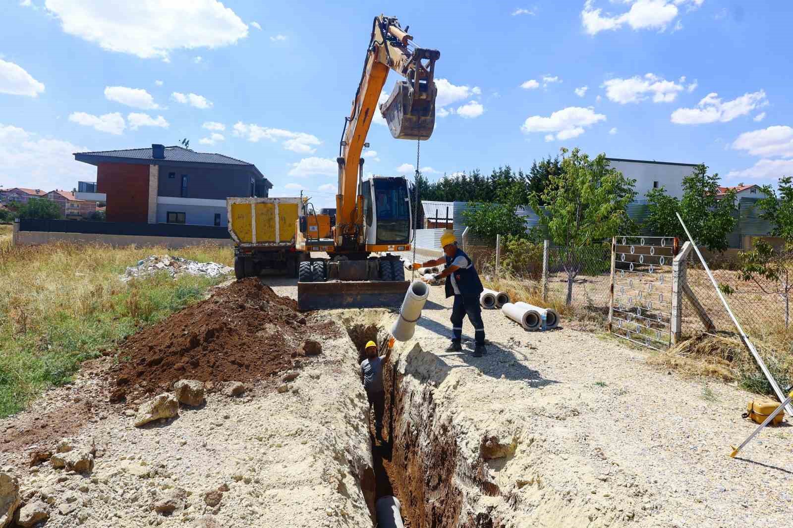 Uşak Belediyesi alt ve üst yapı çalışmalarına devam ediyor
