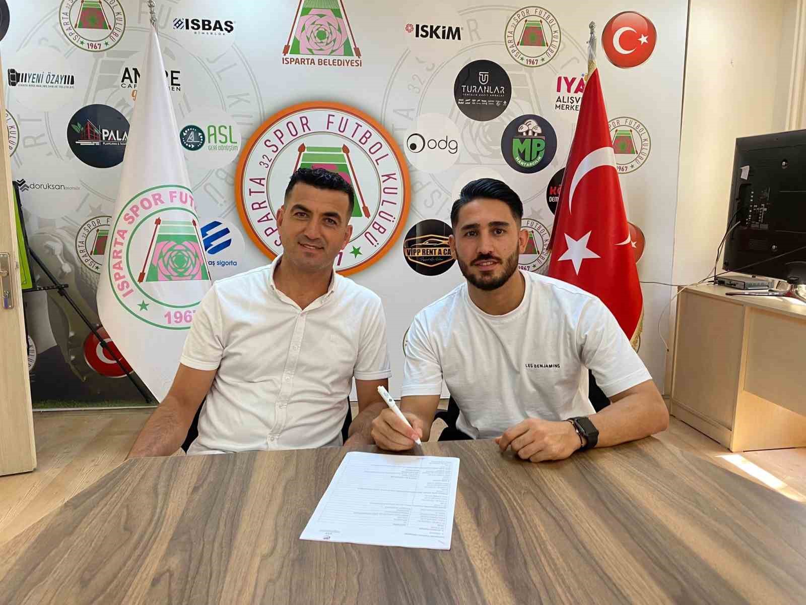 Isparta32 Spor, orta saha futbolcusu Vedat Bora’yı transfer etti
