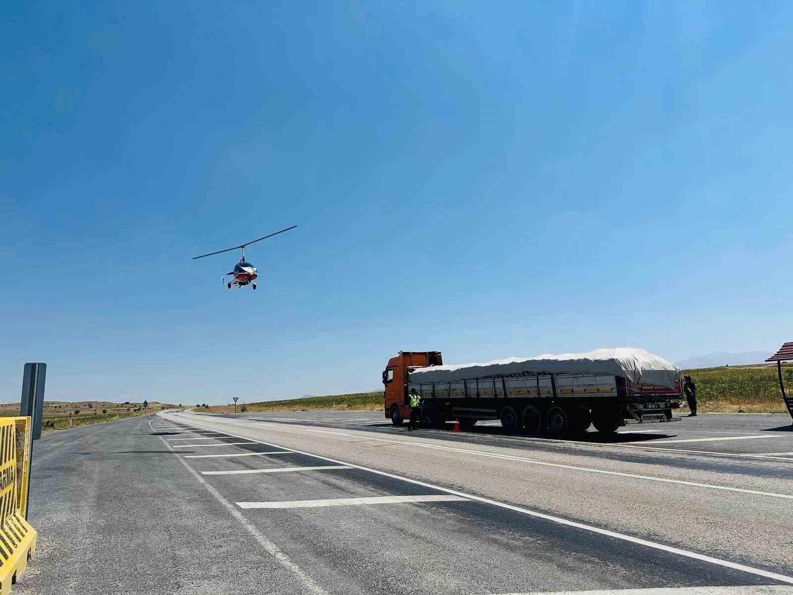 Kayseri jandarmasından Cayrokopter destekli trafik denetimi
