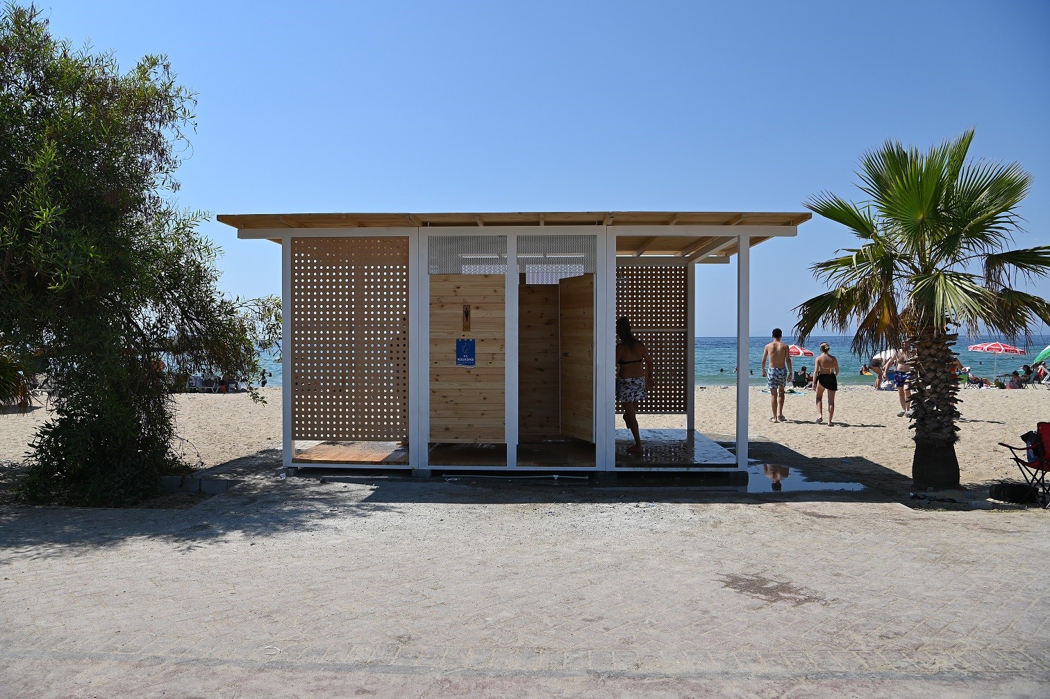 Kuşadası Belediyesi’nden plajlarda 5 yıldızlı tatil konforu
