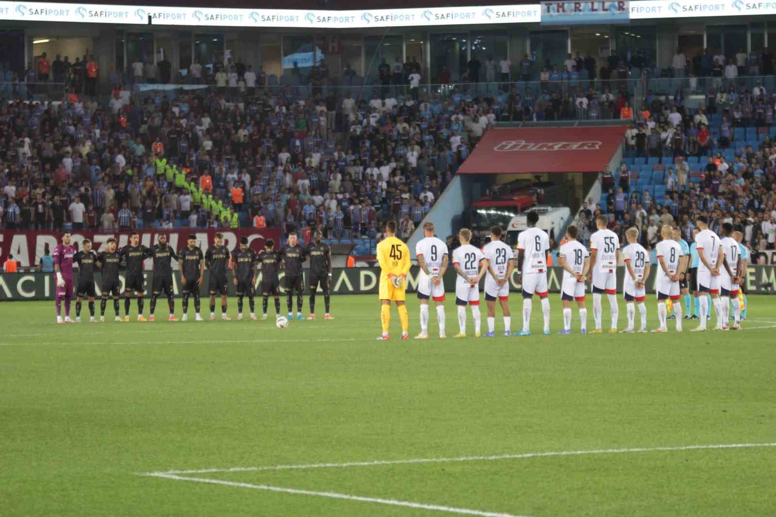 UEFA Avrupa Ligi 3. Eleme Turu: Trabzonspor: 0 - Rapid Wien: 0 (İlk yarı)
