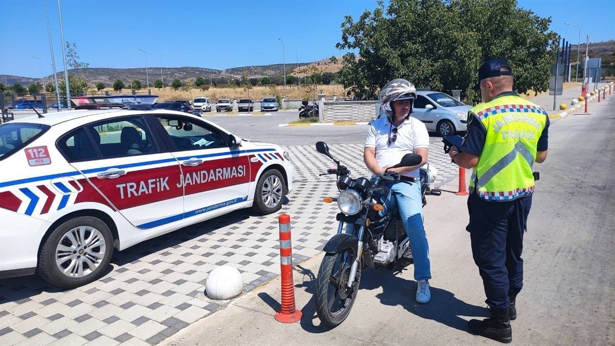 Balıkesir’de jandarmadan trafik denetimi: 16 araç trafikten men
