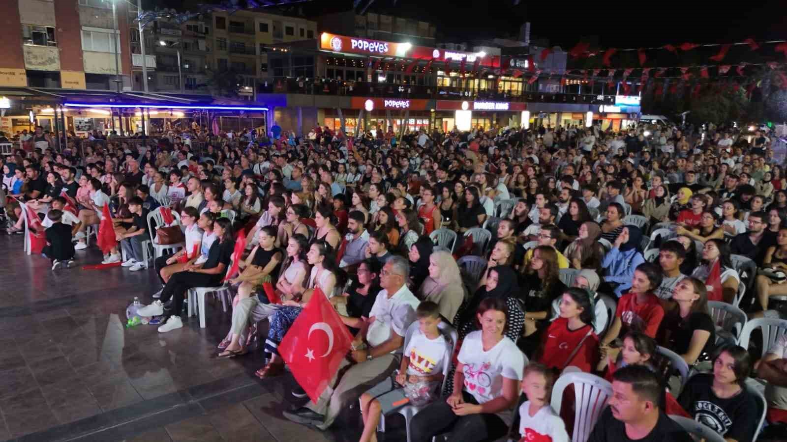 Aydınlılar filenin sultanları için tek yürek oldu
