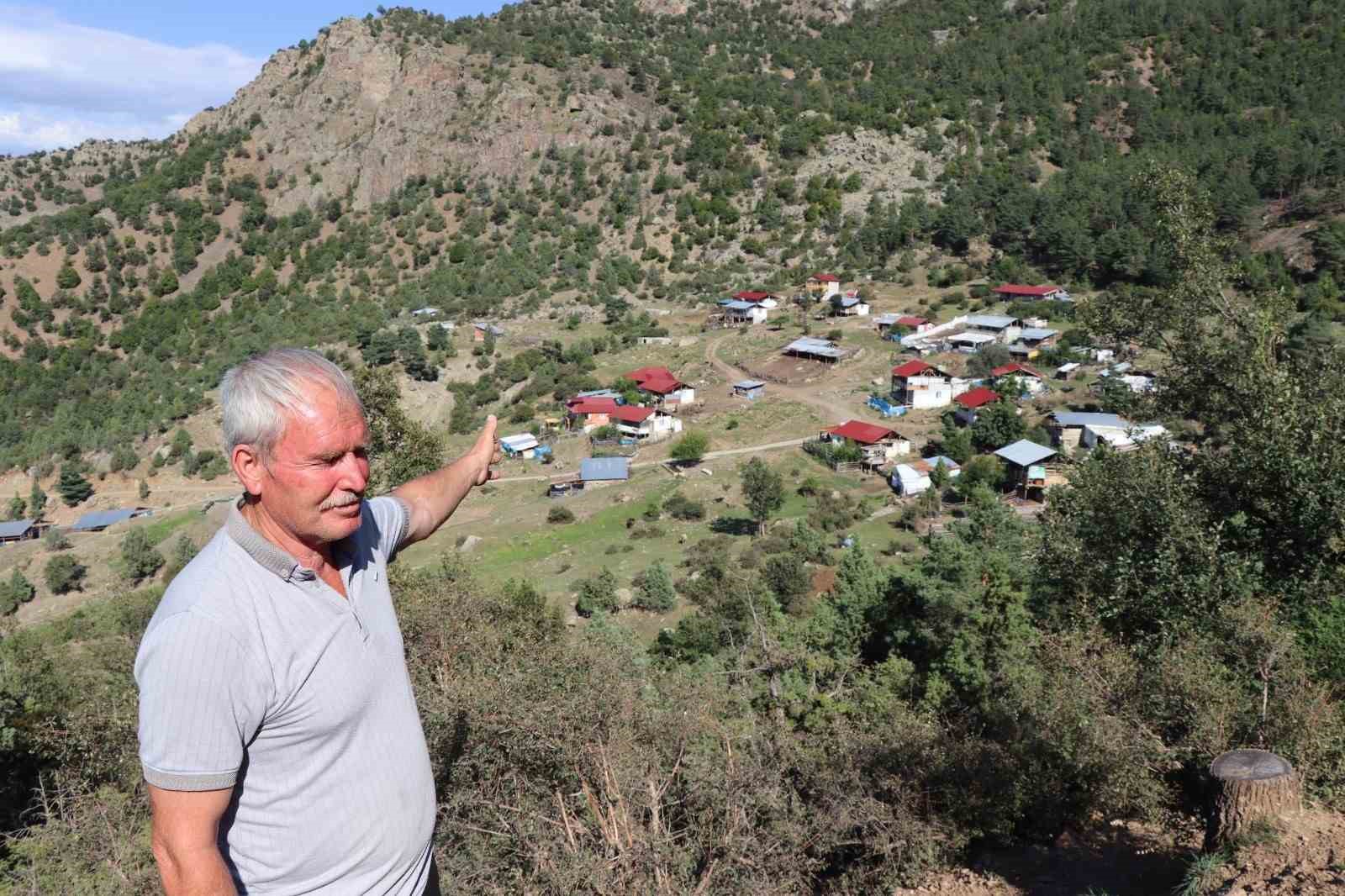 Oltu’da çiftçiler tapu sorununun çözülmesini istiyor
