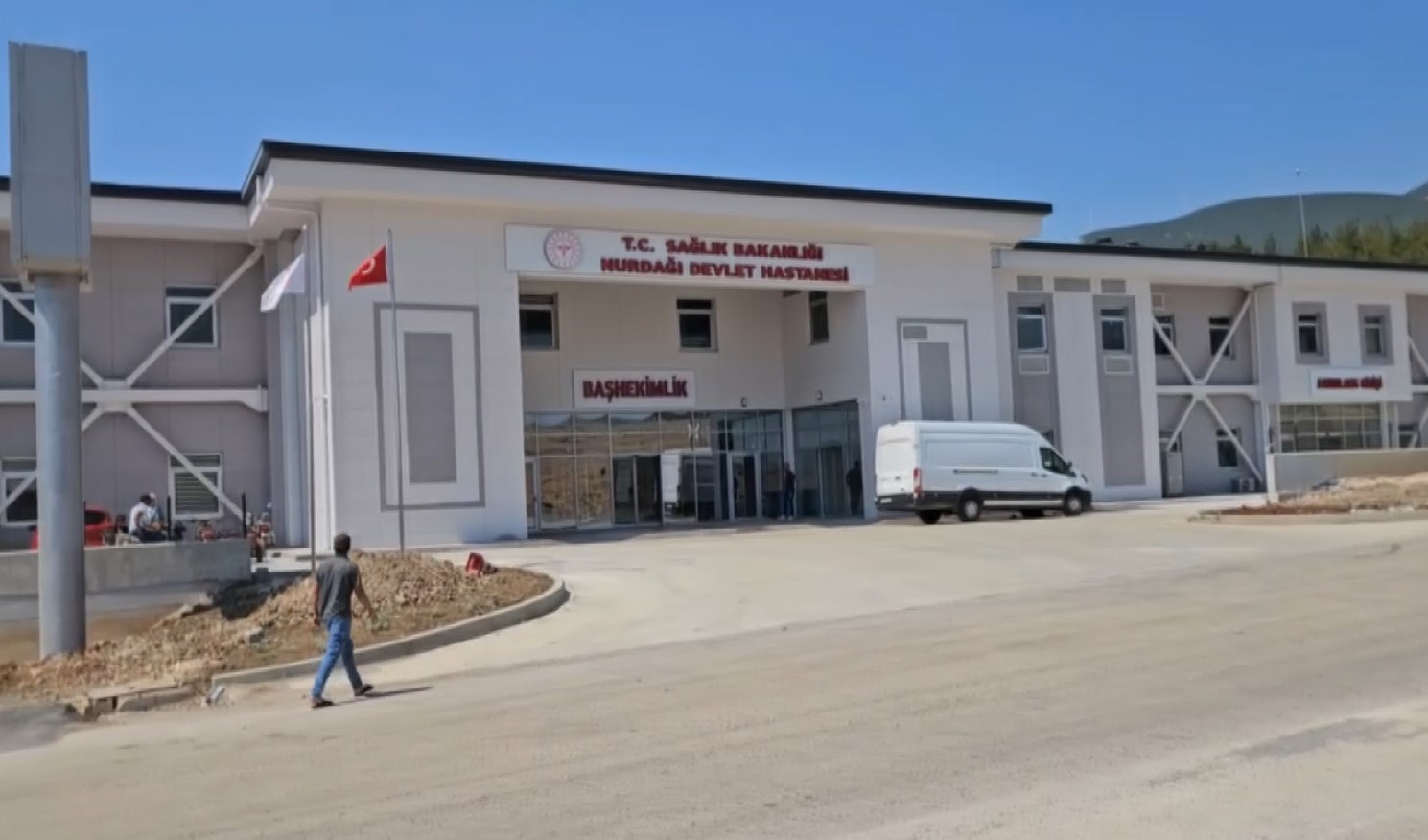 Çelik konstrüksiyonlu Nurdağı Devlet Hastanesi hasta kabulüne başladı
