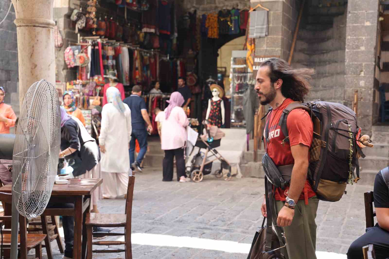 Evden kovulan tam zamanlı gezgin, 5 yılda 71 şehir 7 ülke gezdi
